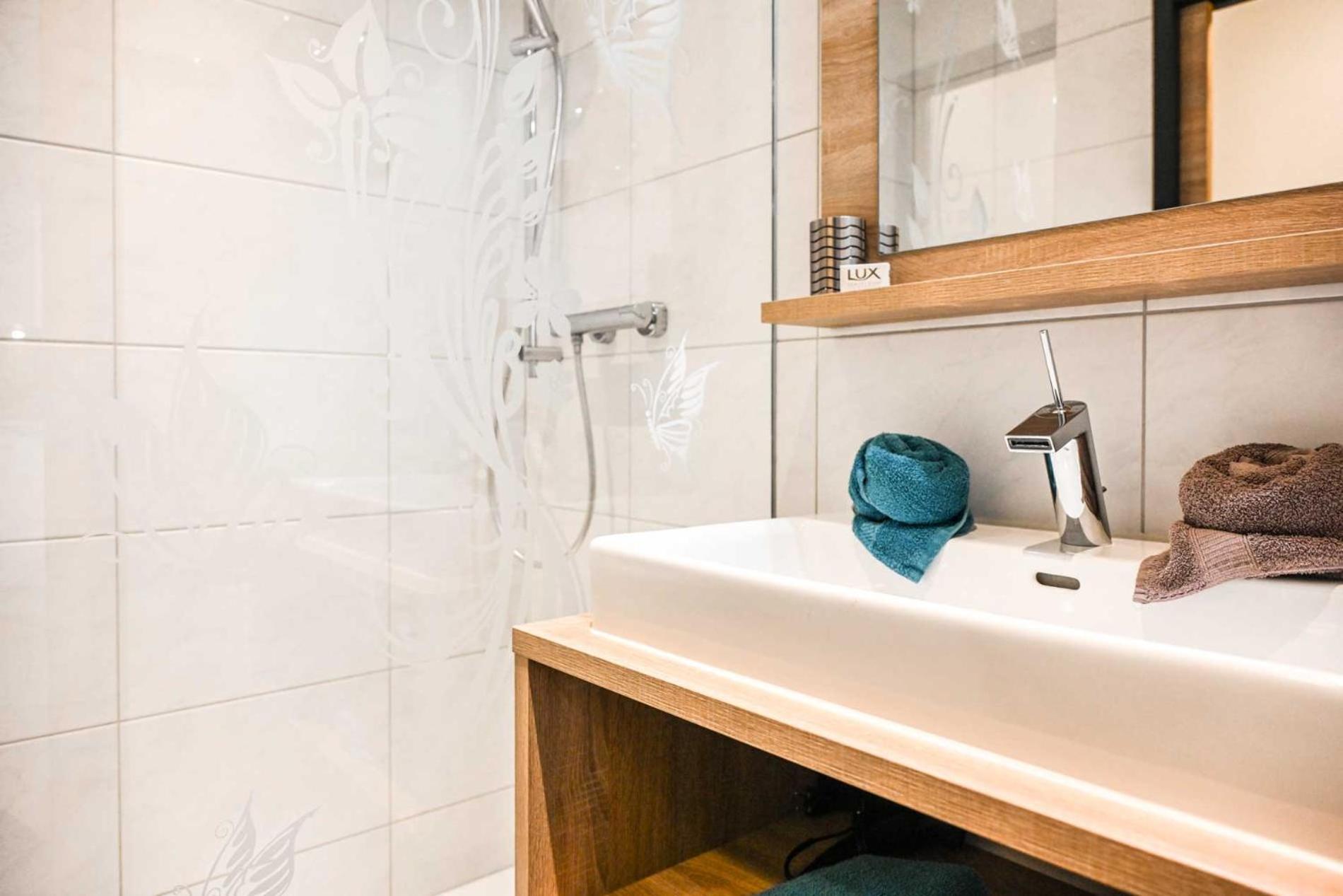Appartements Schwarzer Adler Elbigenalp Eksteriør bilde
