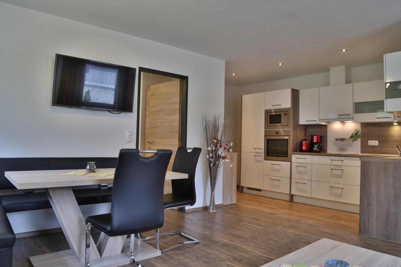 Appartements Schwarzer Adler Elbigenalp Eksteriør bilde